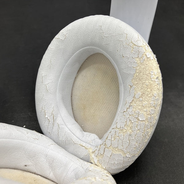 【中古】Beats Studio3 Wireless ホワイト 【BT STUDIO3 WL WHT】(MQ572PA/A)【日本橋】 - Image 3