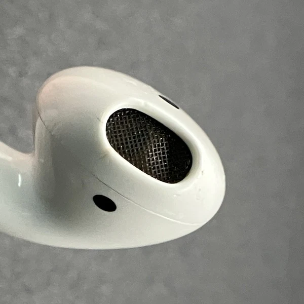 【中古】AirPods with Charging Case MV7N2J/A 海外モデル【日本橋】 - Image 6