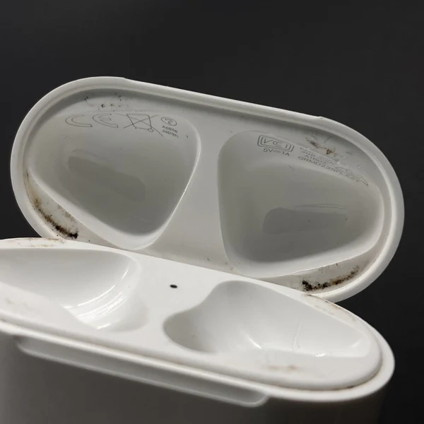 【中古】AirPods with Charging Case MV7N2J/A【日本橋】 - Image 4