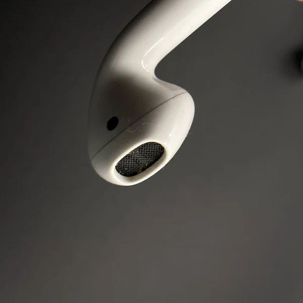 【中古】AirPods with Charging Case MV7N2J/A【日本橋】 - Image 5