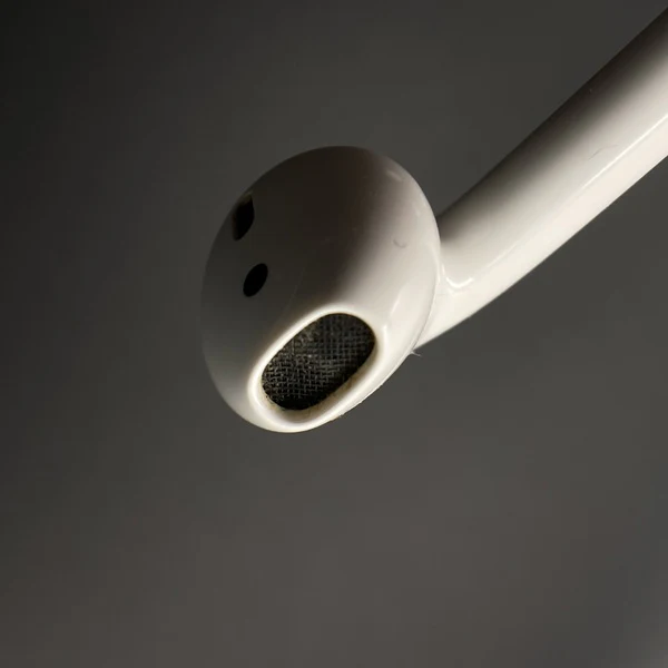 【中古】AirPods with Charging Case MV7N2J/A【日本橋】 - Image 6