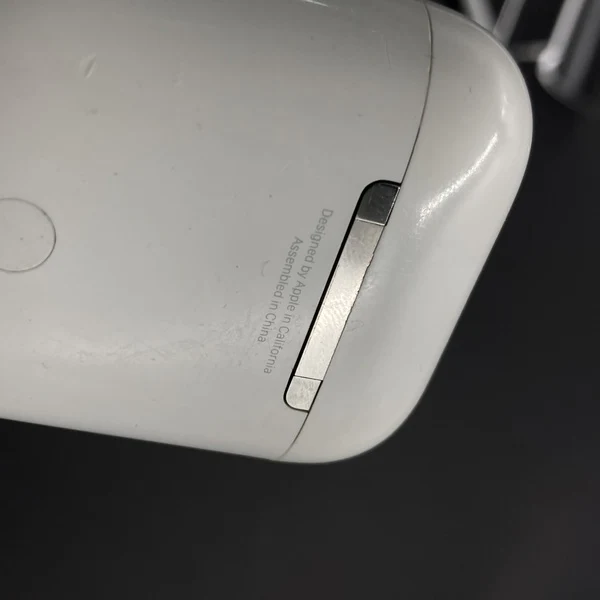 【中古】AirPods with Charging Case MV7N2J/A【日本橋】 - Image 7