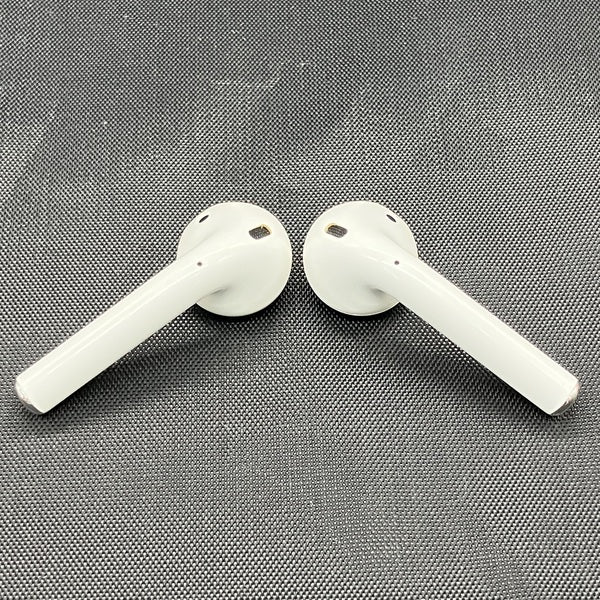 【中古】AirPods with Charging Case MV7N2J/A【秋葉原】 - Image 3