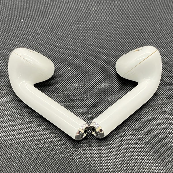 【中古】AirPods with Charging Case MV7N2J/A【秋葉原】 - Image 4