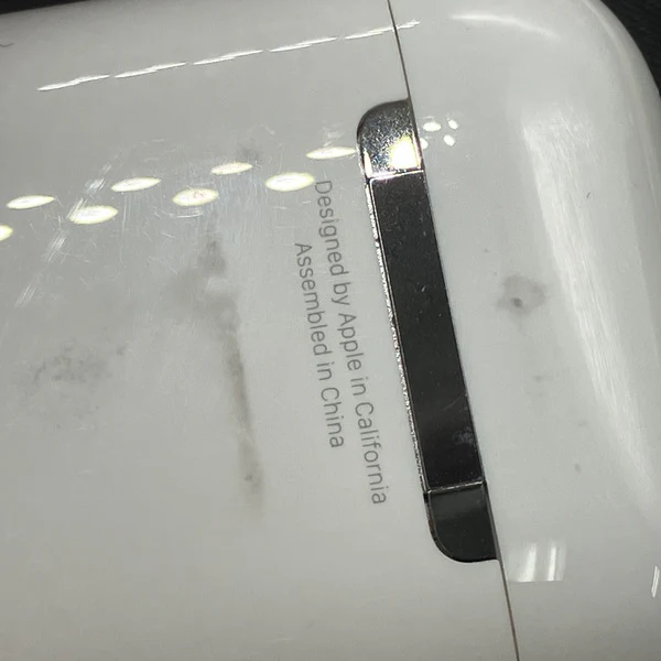 【中古】AirPods with Charging Case MV7N2J/A【秋葉原】 - Image 9