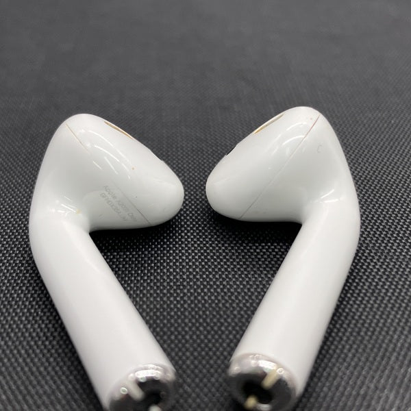 【中古】AirPods with Charging Case MV7N2J/A【日本橋】 - Image 4