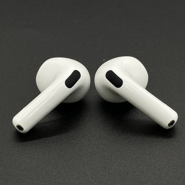 【中古】AirPods 4 MXP63J/A【秋葉原】 - Image 3